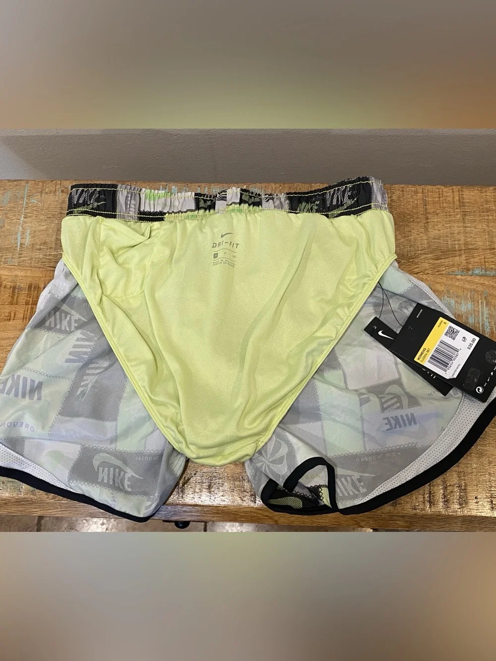 Nike Women's Tempo Printed Oregon patchwork design Running Shorts regular NWT